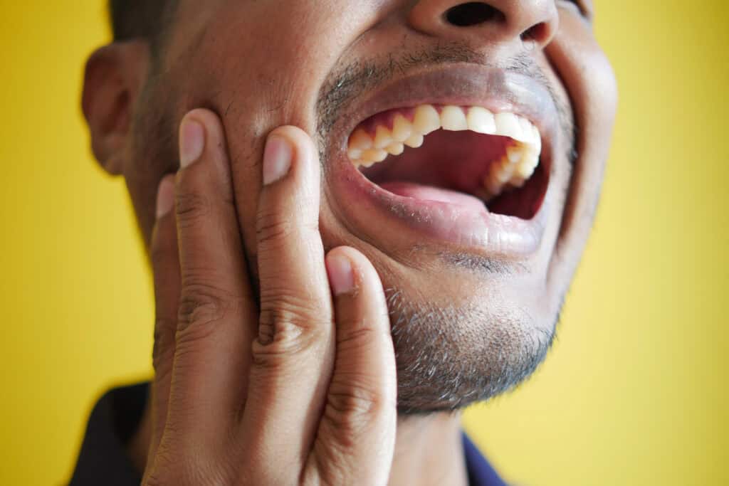 symptoms of ill-fitting dental bridge