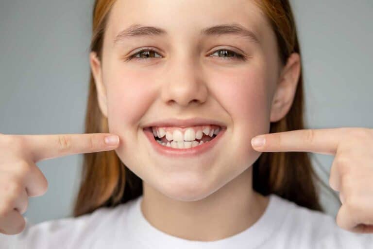 Everything You Need to Know About Crooked Teeth: Causes & Solutions